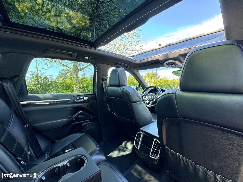 Porsche Cayenne S - 15