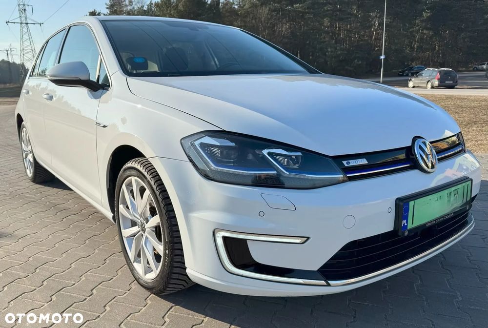 Volkswagen Golf - 2