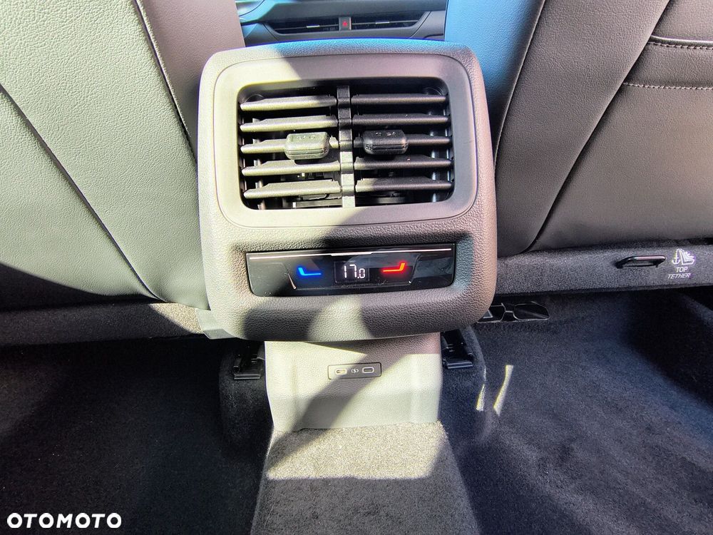 Volkswagen T-Roc 1.5 eTSI Style DSG - 31