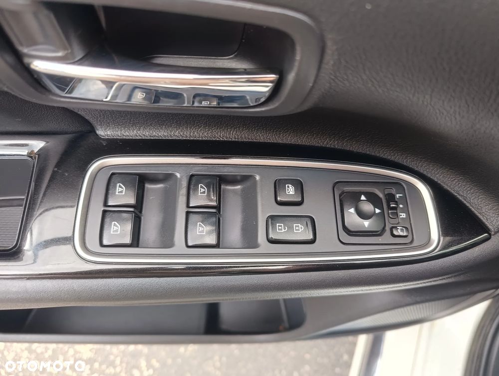 Mitsubishi Outlander 2.4 4WD Diamant+ - 23