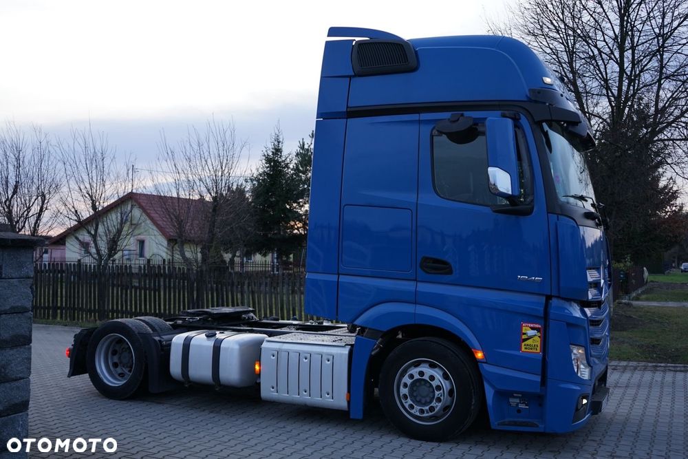 Mercedes-Benz 1845 - 32