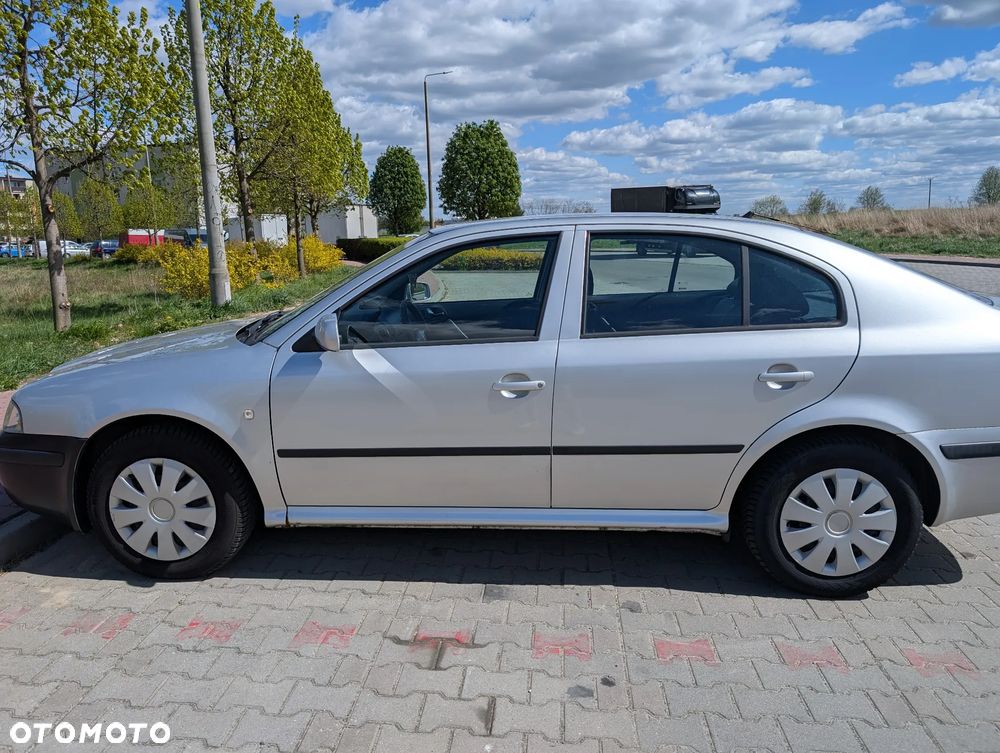 Skoda Octavia 1.6 Tour - 7