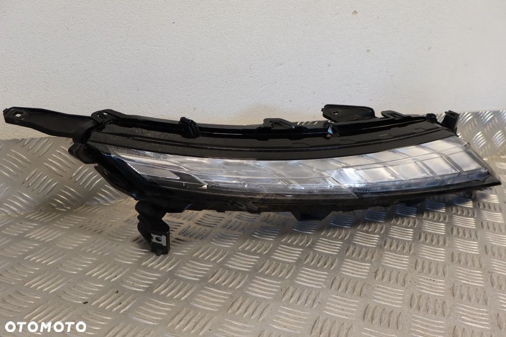 LAMPA PRZEDNIA PRZÓD PRAWA MITSUBISHI ECLIPSE CROSS LIFT EDM92206010 EDM922-06010 2020- - 2