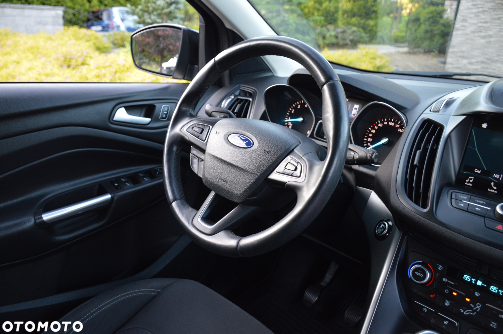 Ford Kuga 1.5 EcoBoost 2x4 Black & Silver - 24