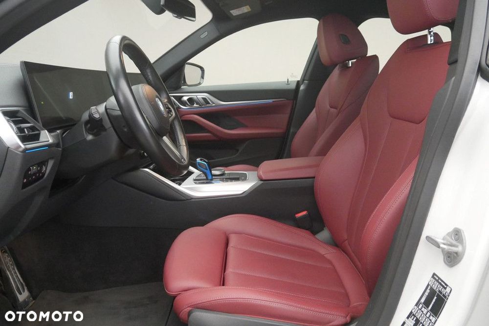 BMW i4 - 12