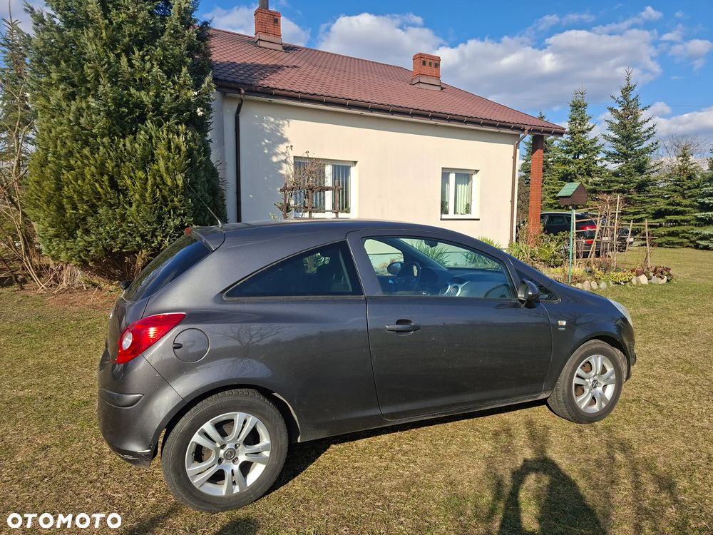 Opel Corsa 1.4 16V Satellite - 4