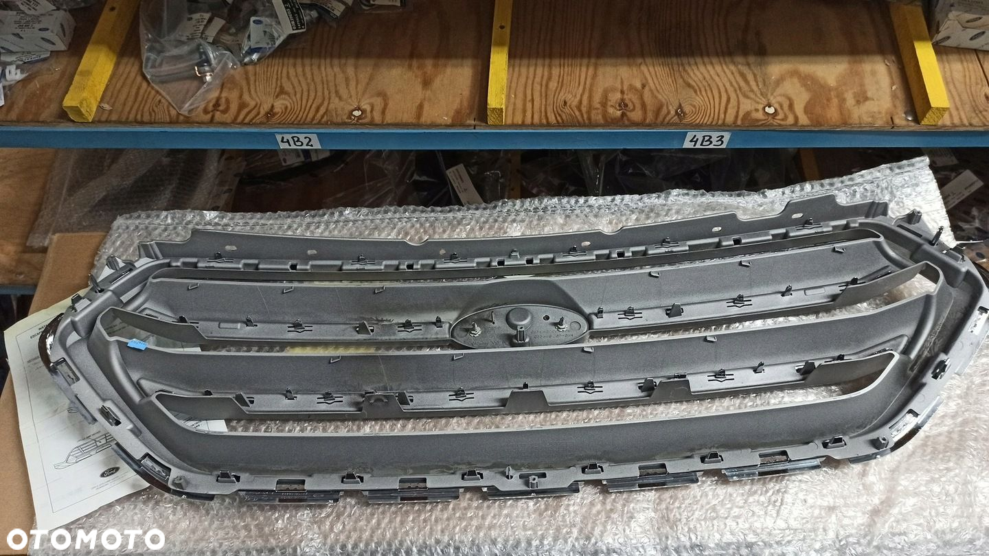 FORD ESCAPE USA GRILL GJ5Z-8200-C GJ54-8200-BDW - 4