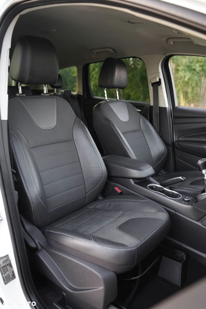 Ford Kuga 2.0 TDCi 4WD Titanium - 22