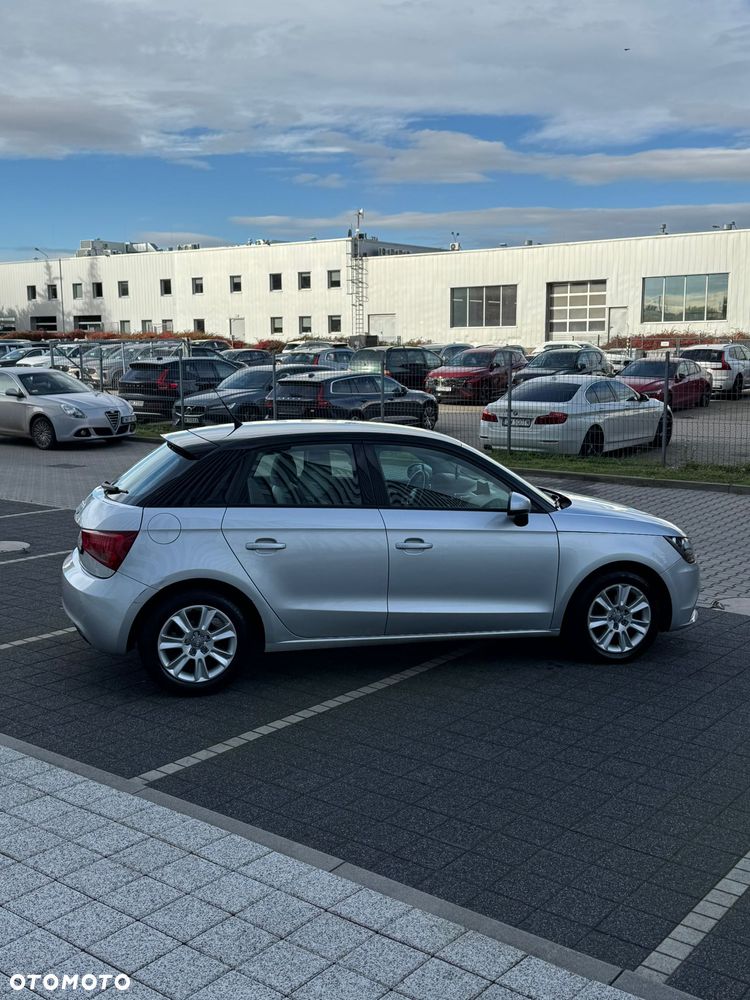 Audi A1 Sportback 1.6 TDI Ambition S tronic - 4