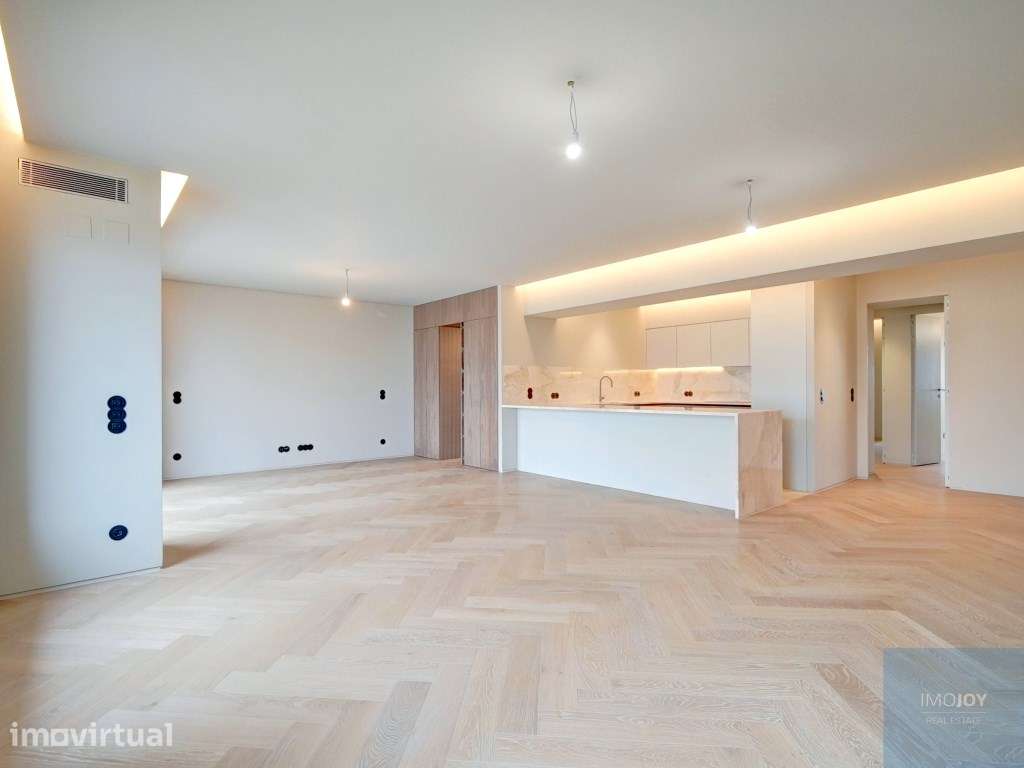 Apartamento T3 na Rua das Amoreiras - Grande imagem: 2/31