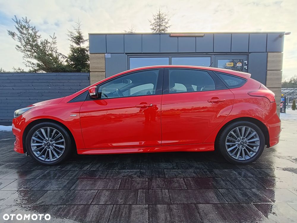 Ford Focus 1.0 EcoBoost Start-Stopp-System ST-LINE STYLE - 2