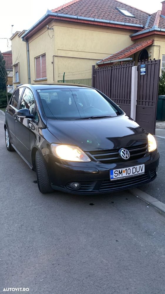 Volkswagen Golf Plus 1.9 TDI DSG Tour - 1