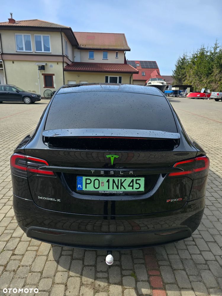Tesla Model X - 5