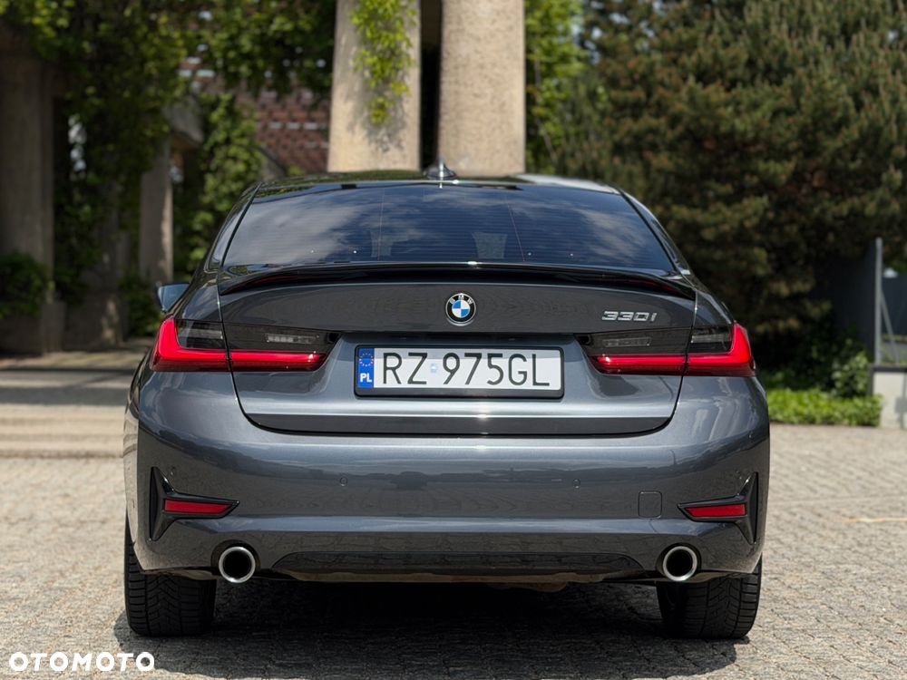 BMW Seria 3 330i Sport Line - 5
