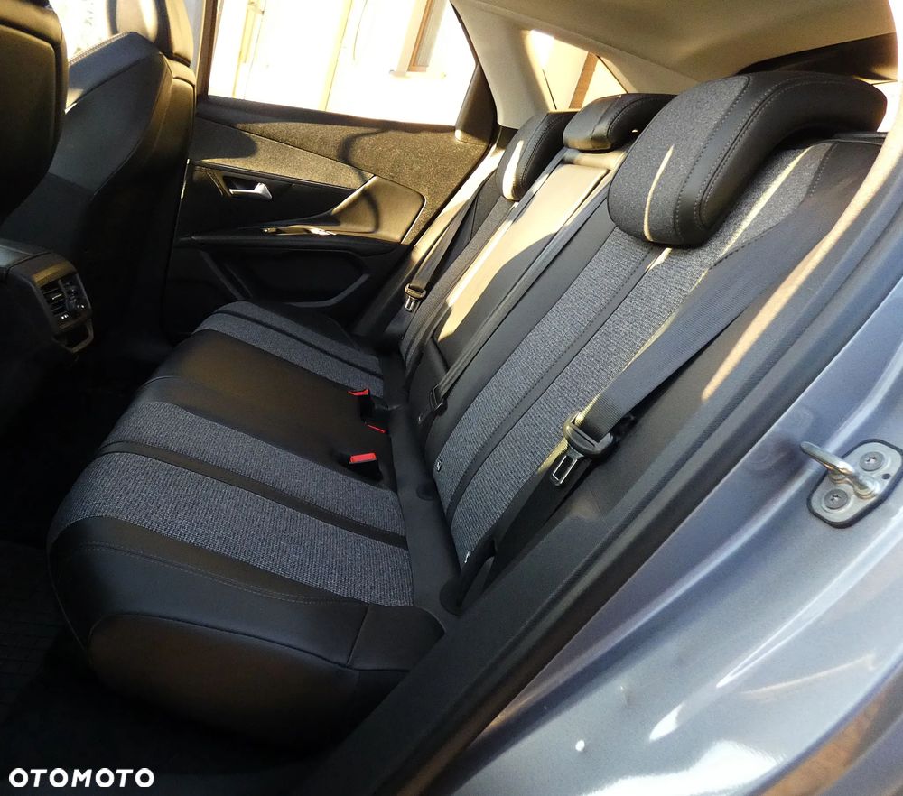 Peugeot 3008 1.5 BlueHDi Allure S&S - 38