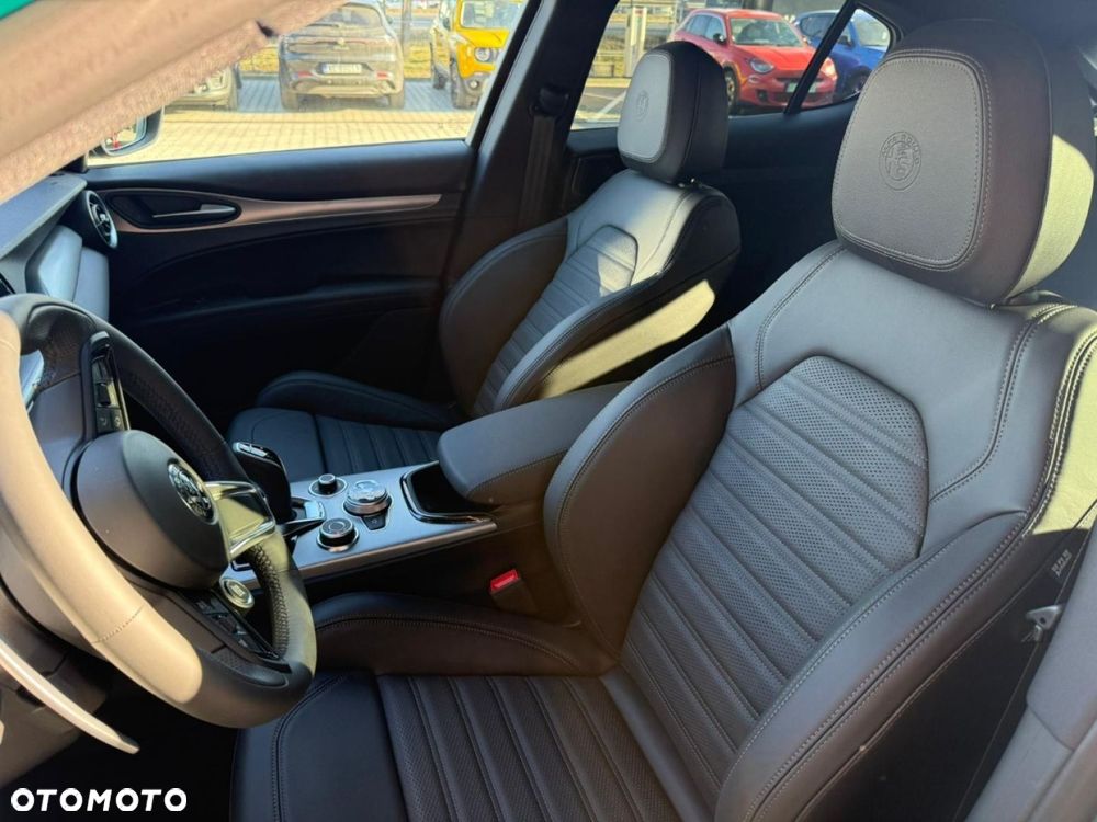 Alfa Romeo Stelvio - 9