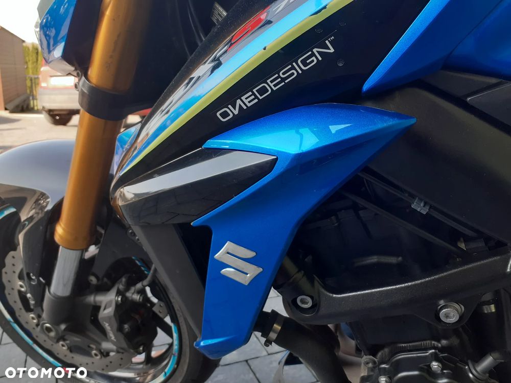 Suzuki GSX - 10
