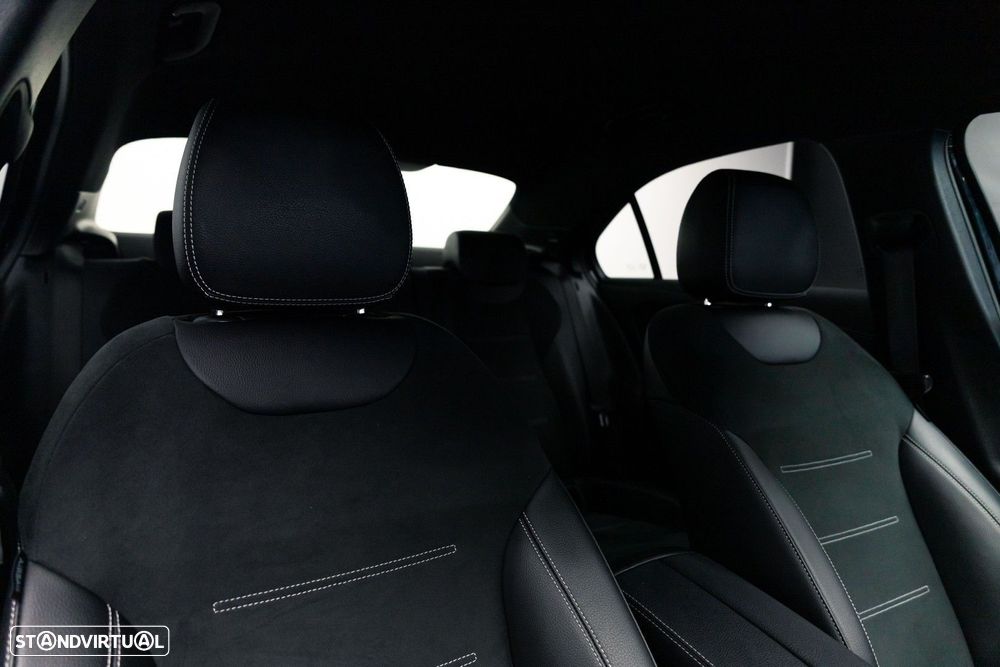 Mercedes-Benz A 250 Limousine e AMG Line - 22