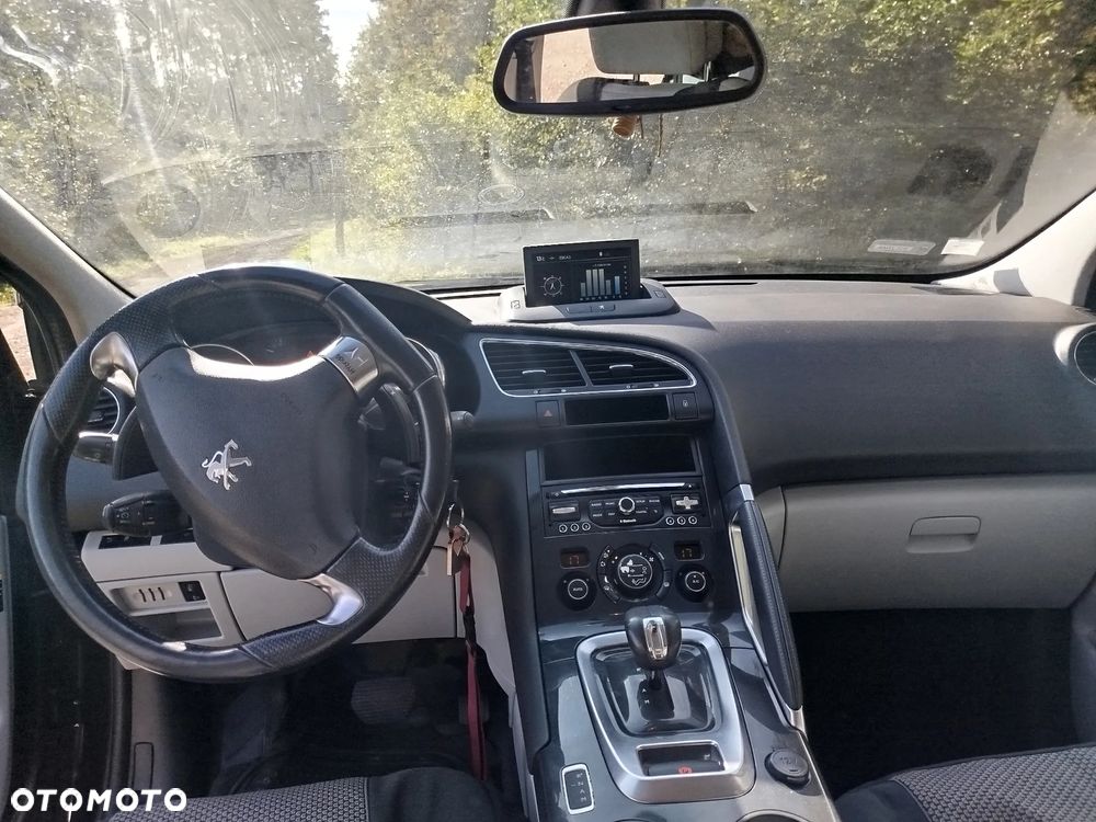 Peugeot 3008 2.0 HYbrid4 - 11