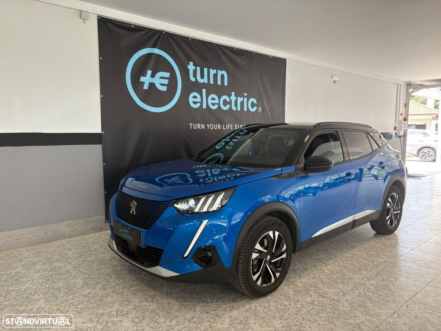 Peugeot e-2008 50 kWh GT - 2