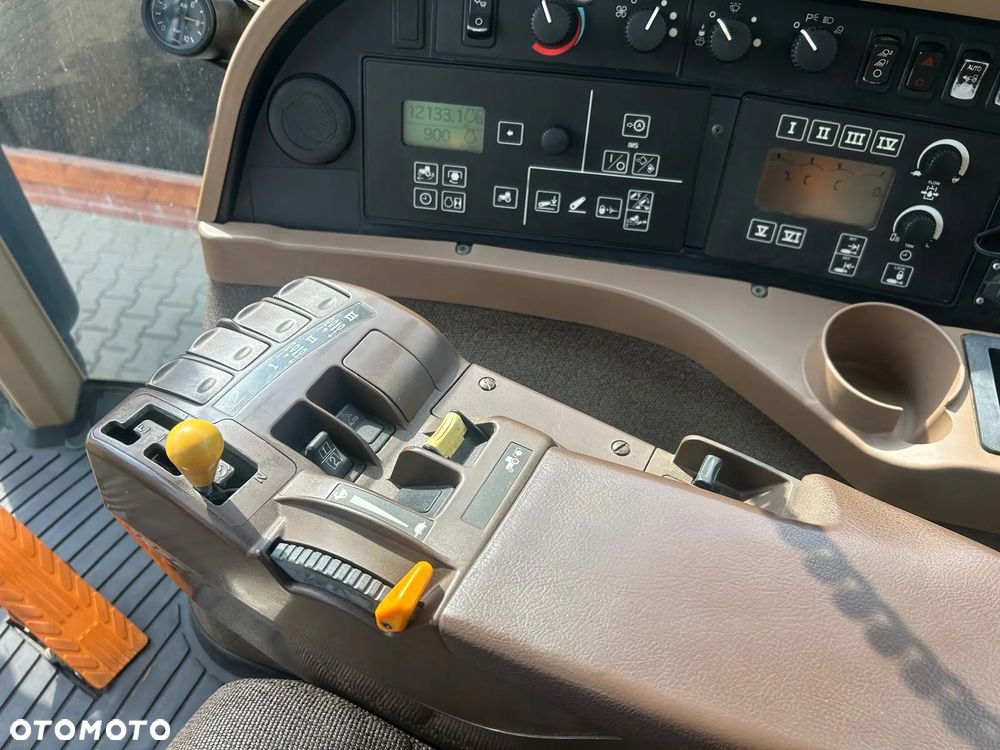 John Deere 8330 POWERSHIFT - 20