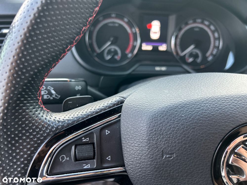 Skoda Octavia 2.0 TSI RS Challenge 245 DSG - 10