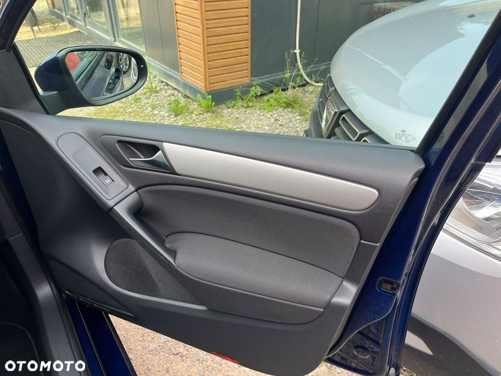 Volkswagen Golf - 18