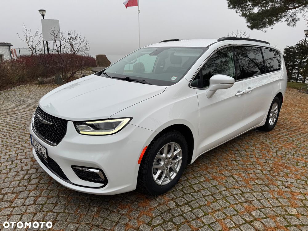 Chrysler Pacifica - 1