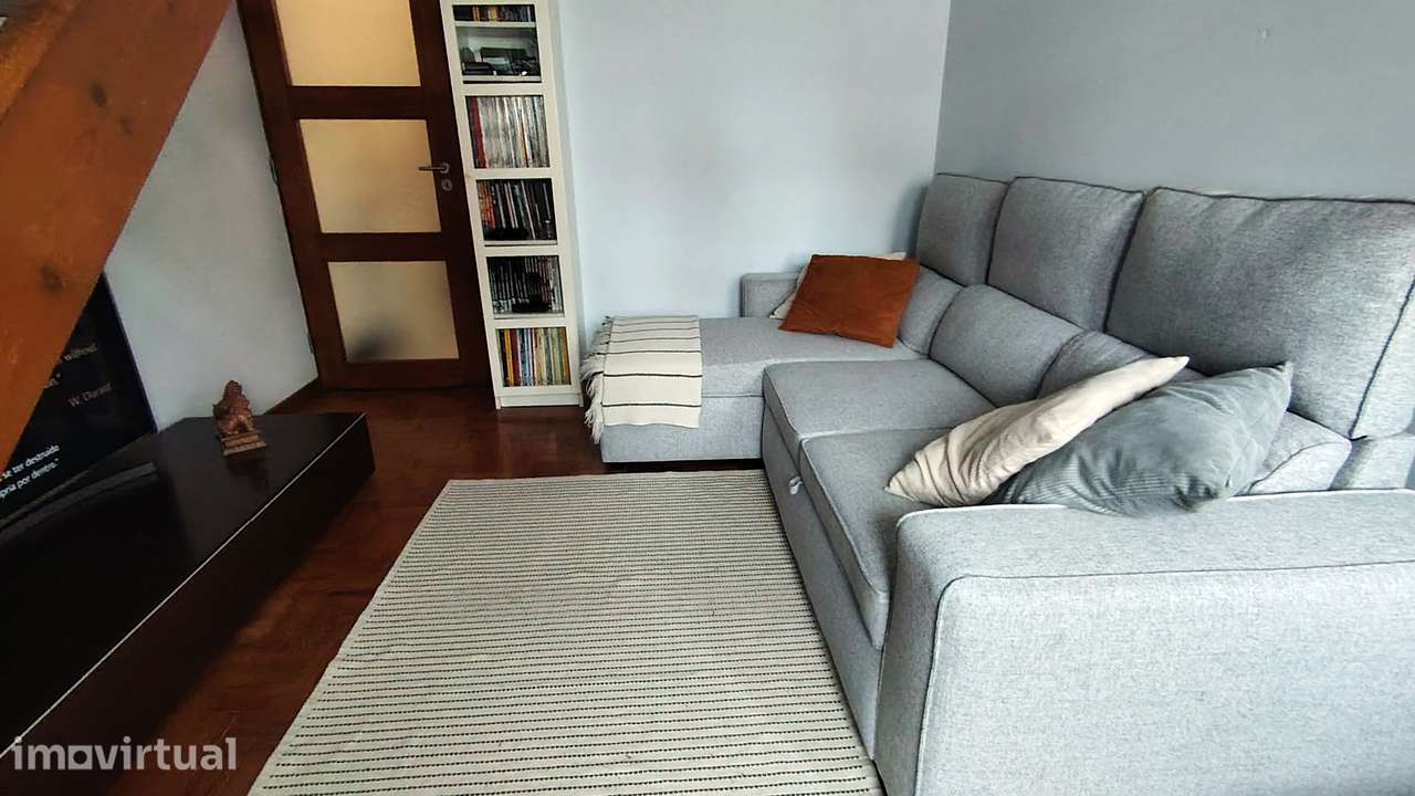 T2+1 Duplex em Alvalade — A 10 Minutos do Metro, a Um Passo de Tudo - Grande imagem: 3/23