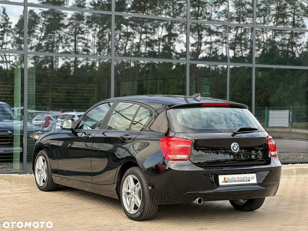 BMW Seria 1 116i - 8