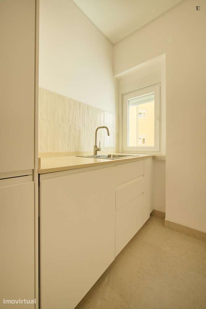 Quarto - localizado em Anjos Lisbon - Grande imagem: 4/60