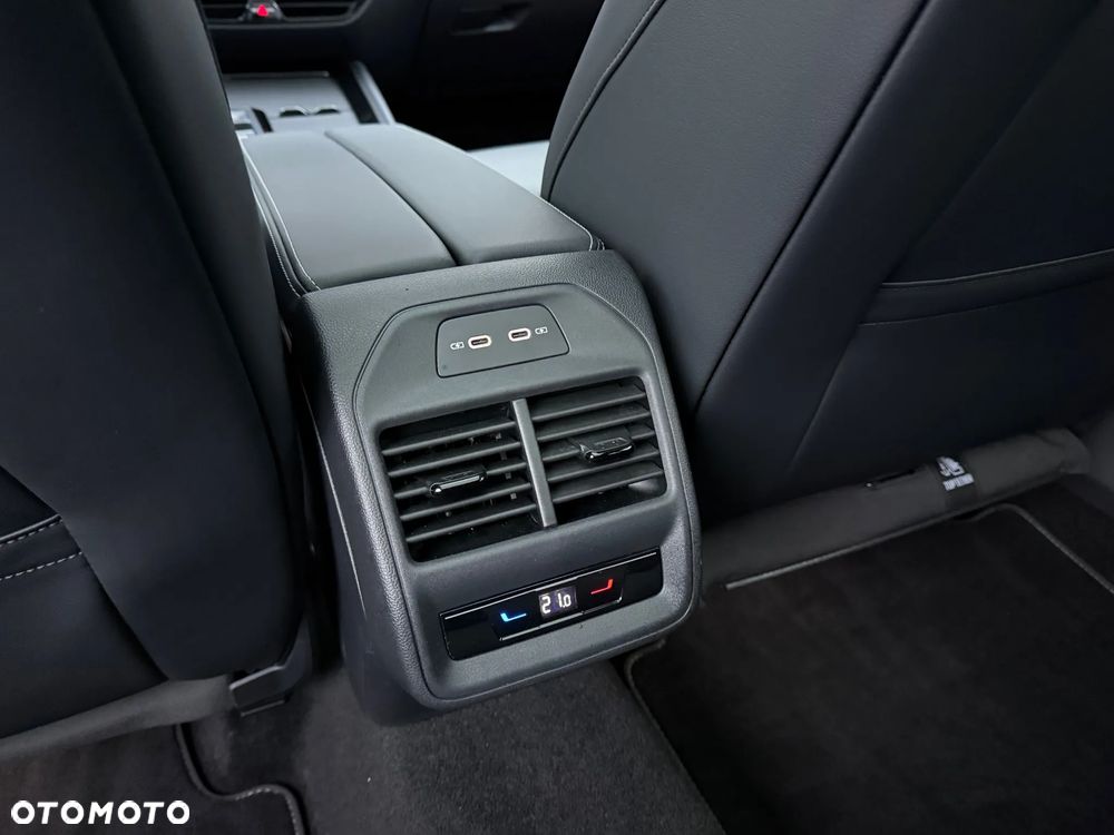 Volkswagen Passat 2.0 TSI 4Mot R-Line DSG - 28