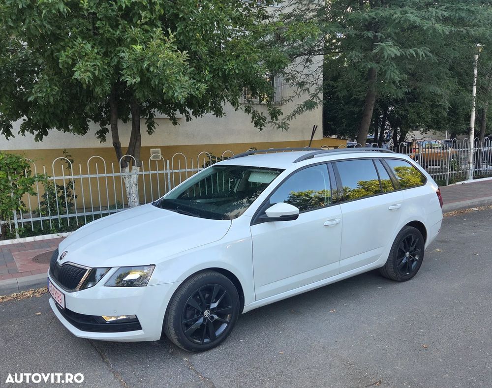 Skoda Octavia 1.6 TDI DSG Style - 1
