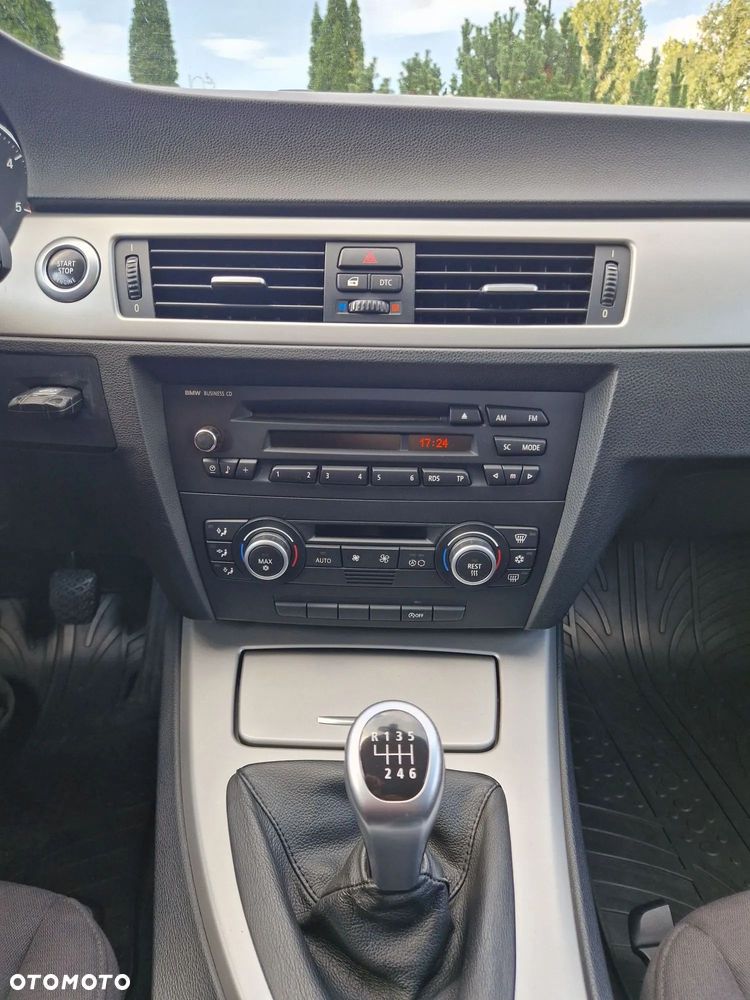 BMW Seria 3 318d - 3