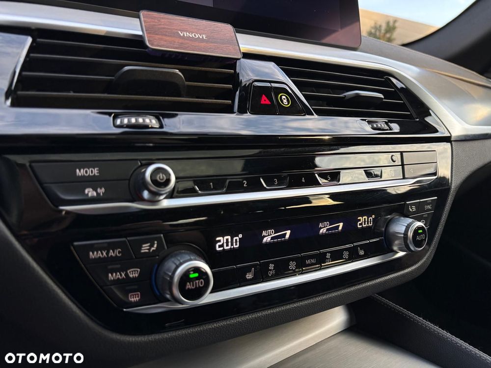 BMW Seria 5 530e M Sport sport - 17