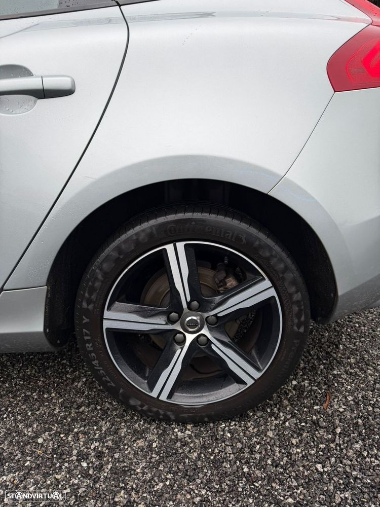 Volvo V40 2.0 D2 R-Design - 14