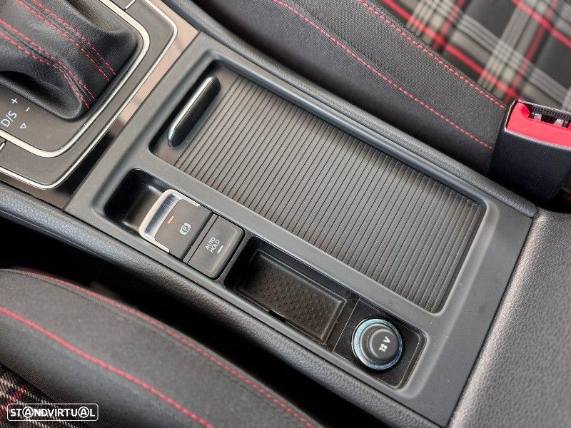 VW Golf 2.0 TSI GTI DSG Performance - 43