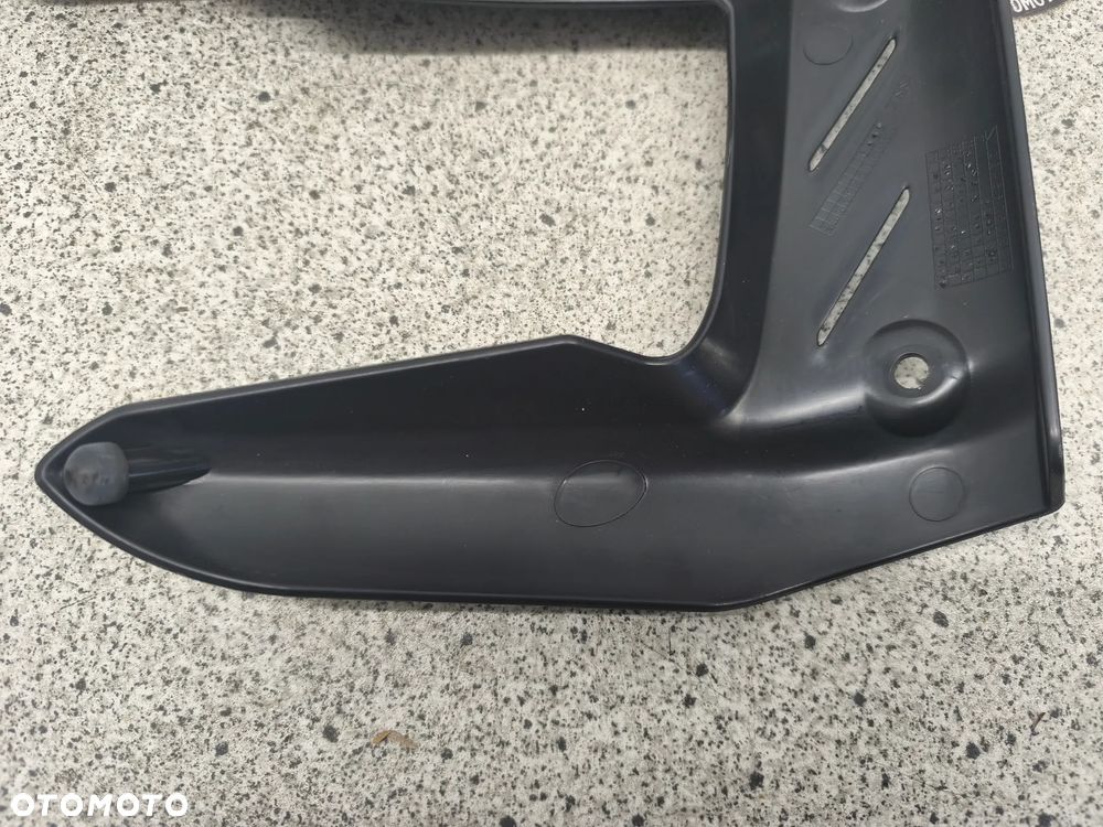 Owiewka, osłona chłodnicy, wypełnienie Triumph Street Triple 675 - 13