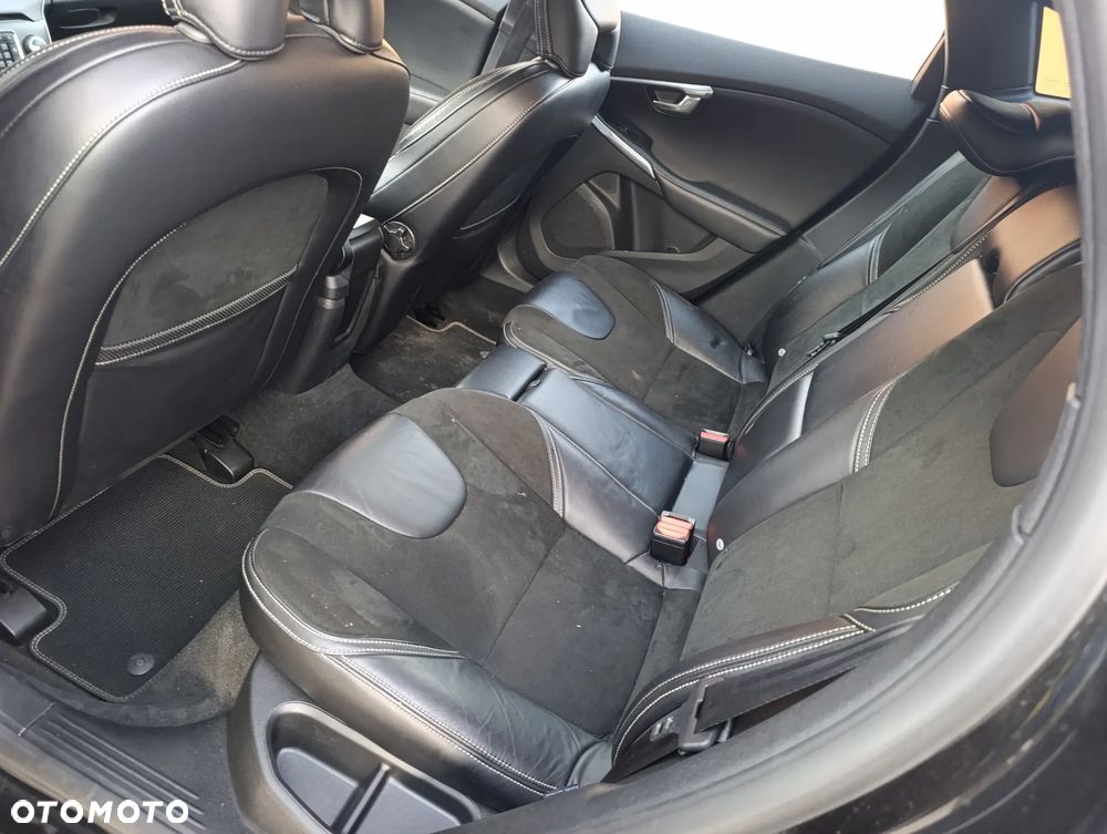 Volvo V40 D2 Drive-E SCR R-Design Momentum - 12