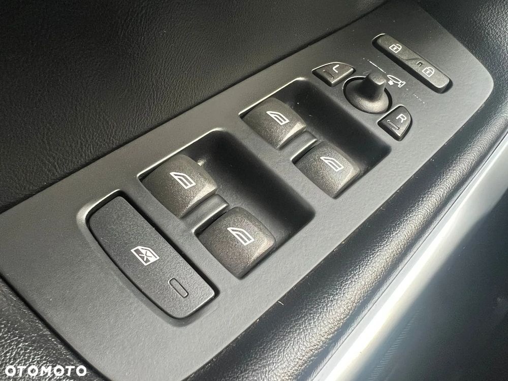 Volvo V40 Cross Country - 36