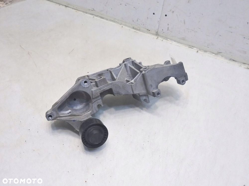 ŁAPA PODSTAWA ALTERNATORA LAGUNA III 2.0 DCI - 4