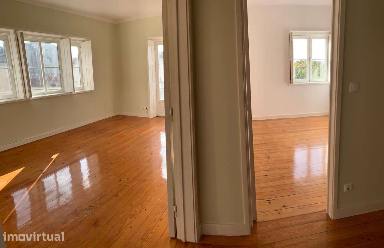 Apartamento T3 à piscina da Constituição e metro Carolina Michaelis - Grande imagem: 5/39