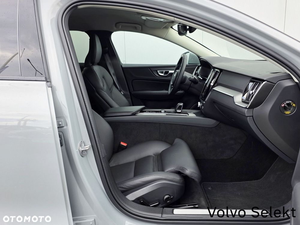 Volvo V60 Cross Country - 16