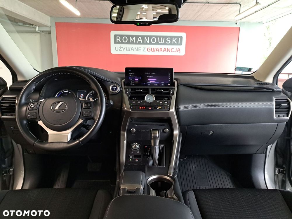 Lexus NX 300h Business Edition AWD - 19