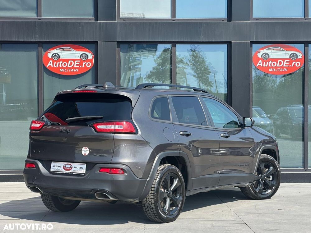 Jeep Cherokee - 4