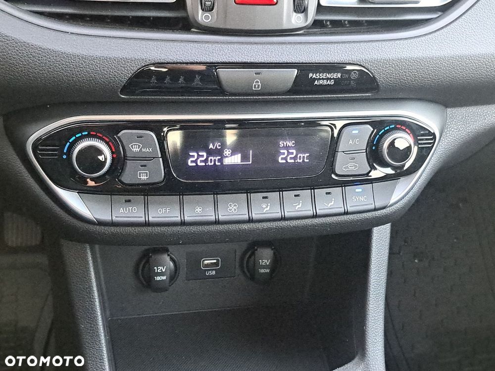 Hyundai i30 1.0 T-GDI Classic + - 12