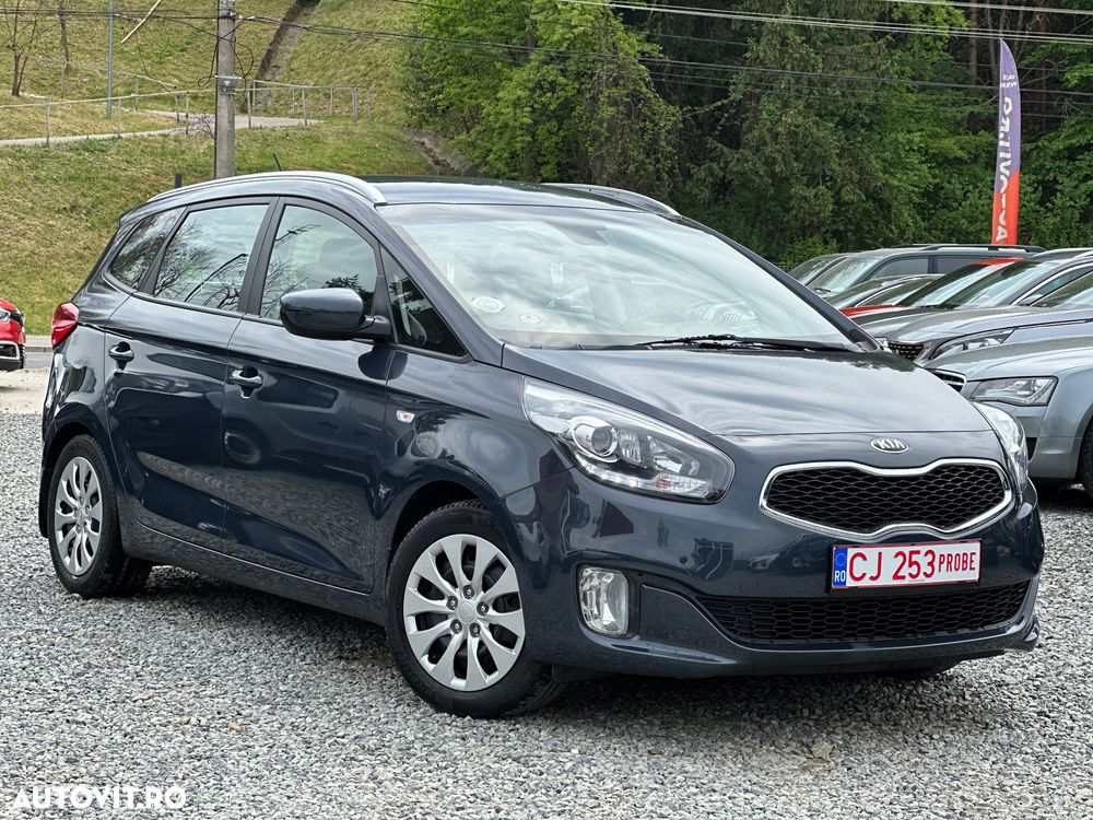 Kia Carens - 11