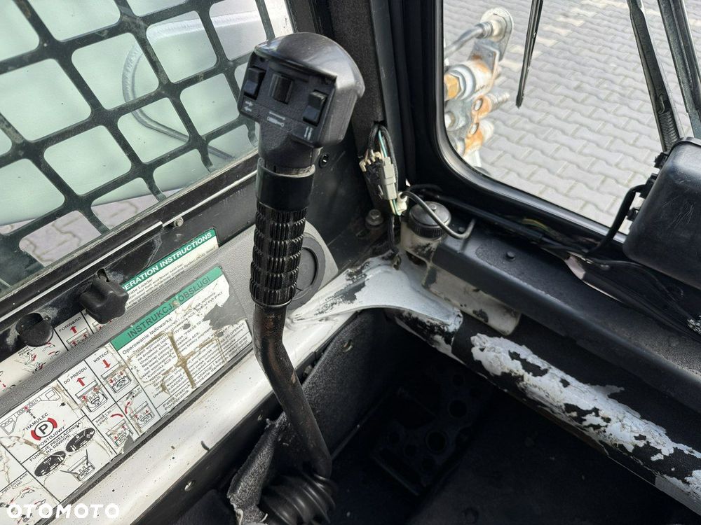 Bobcat S300 Joystick Mini Ładowarka Waga 3692kg - 26