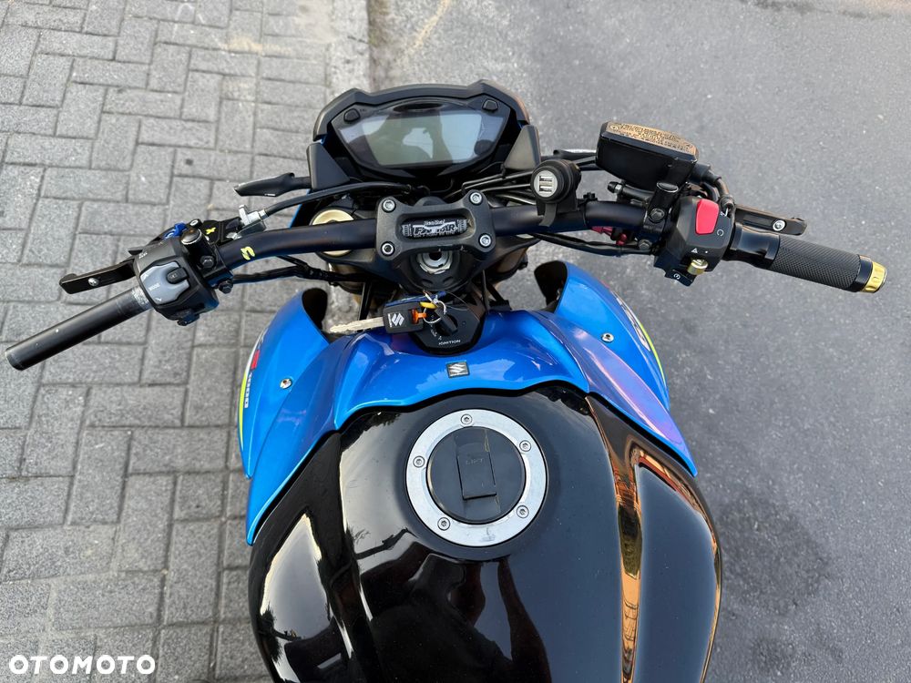 Suzuki GSX 1000 - 11