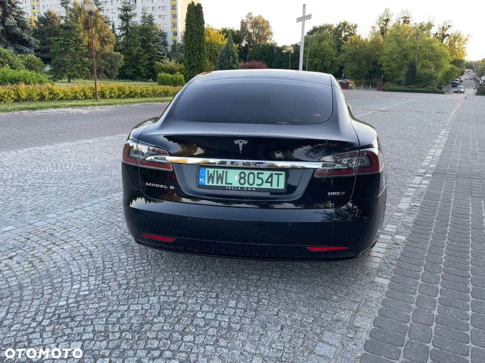 Tesla Model S - 6